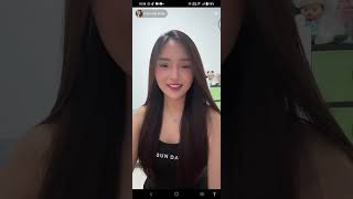 Download lagu live tiktok cewek cantik tanktop hitam ⚫ @AyangMuMas13 mp3