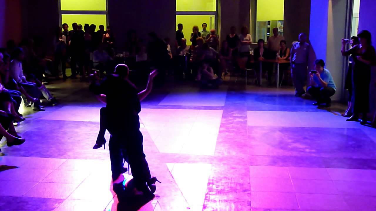 4 La Milonga del Patio presenta a Barbara Ferreyra y Nahuel Tortosa "Recuerdo"