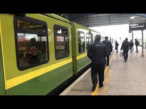 Irish Rail DART 8100 and 8500/8520 Class Crossover at Dublin Pearse (29/3/18)