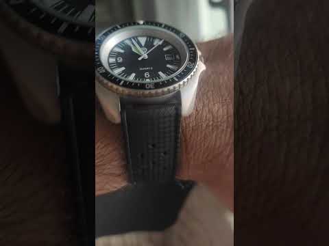 Qimei SM8016B ST, Submaster. 300m quartz diver( British SAS CWC homage)