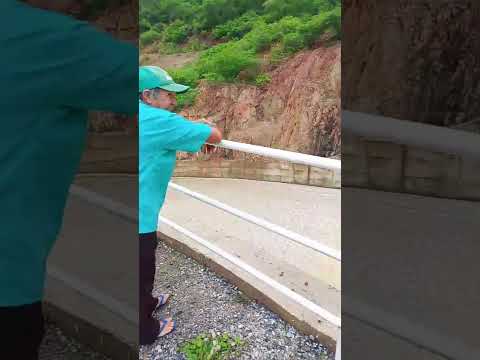 Barragem de Pedra Lisa sangra no município de Imaculada, no Sertão da Paraíba