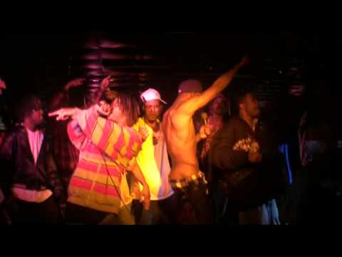 B SMEEZEE FEAT;STUNNA BOI(BLOCK BOi BOUNCE)