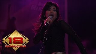 Download lagu Ikke Nurjanah - Terlena (Live Konser Blitar 28 Januari 2006) mp3