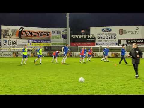 opwarming Sk Tongeren voor de uitwedstrijd op Hoogstraten vv #ksktongeren