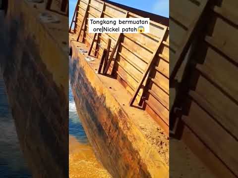 tongkang bermuatan ore|Nickel patah di tengah laut 😱 #viral #excavatorvideos #videoshort