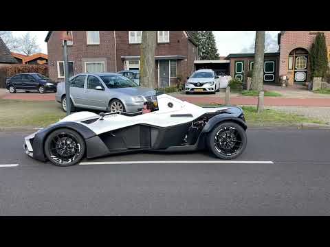 Amazing sound of my BAC Mono supercar with sequential gearbox