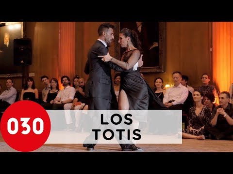 Virginia Gomez and Christian Marquez – El bazar de los juguetes #LosTotis