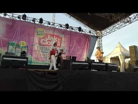 Nattirootz ft DJ elti - Mama Minta Uang @JakCloth jogjakarta 2017