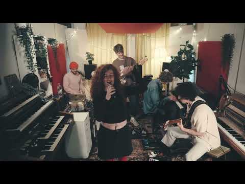 .multibeat - Cold Nights ft. GINGE & Jon Ari (live version)