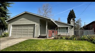 Charming 3 Bed and 1.5 Bath with GarageWalking Distance to Cathedral Park!