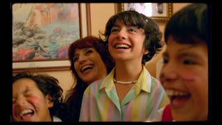 SIX MOIS DANS LA MAISON ROSE ET BLEUE - Bande-annonce officielle VOSTFR