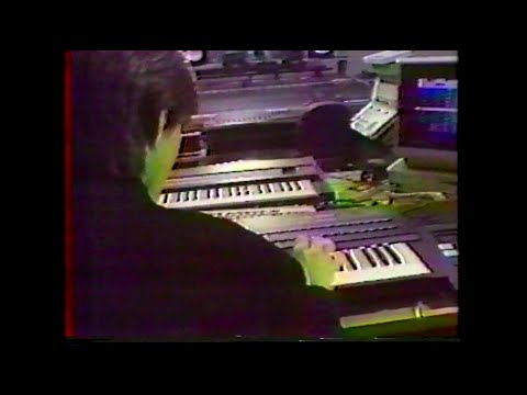 TETSUYA KOMURO STUDIO Tetsuya Komuro composing in 1986