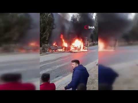 Aydın Köşk'te iki araç alev topuna döndü