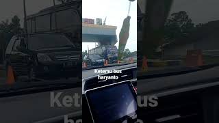 Download lagu ketemu bus haryanto white ross  di tol mp3