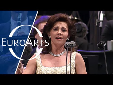Andrea Rost: Johann Strauss - Csárdás from "Die Fledermaus" (Vienna Philharmonic Orchestra)