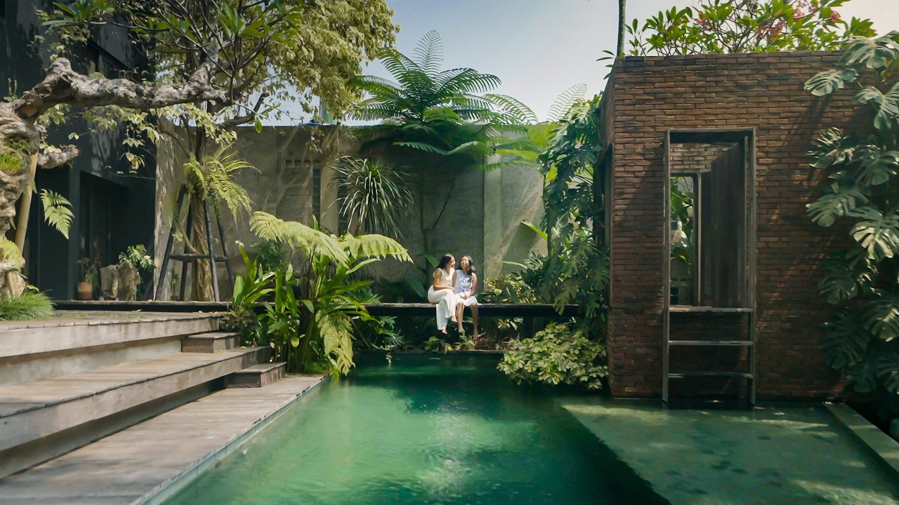 This Tropical Garden Home Hides A Stunning Amphitheater-like Swimming Pool | Indonesia