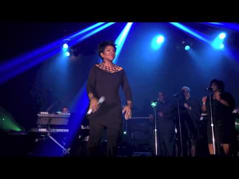 Gladys Knight Performs MAKE YOURS A HAPPY HOME