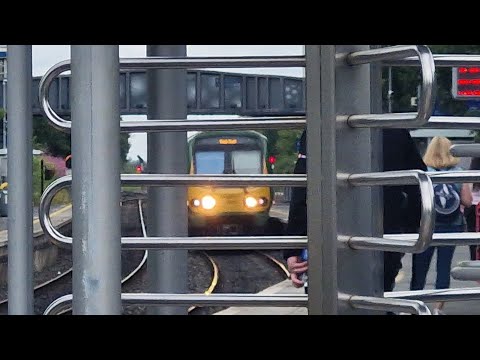 Trains at Clonsilla Level Crossing 17/7/2025