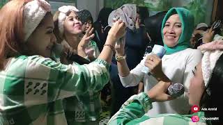 Download lagu IMBIT AGEUNG MEDLEY CINTA HAMPA - ADE ASTRID & TEAM (IBU HJ.NENENG VILLA RANANTA) mp3