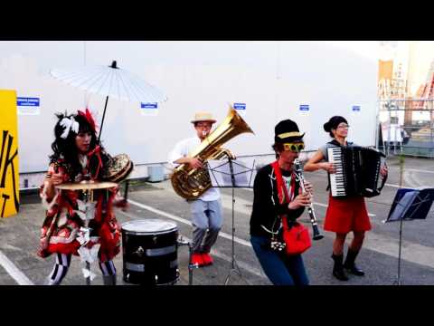 Honk!Fest West 10-- Jinta La Mvta Clip 01
