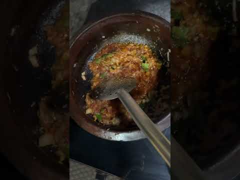 ചിക്കൻ പെരട്ട് തയ്യാറാക്കിയാലോ? എങ്കിൽ വാ 😊#kerala #kochi #cooking #chicken #friends