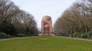 preview picture of video 'Hamburg, Germany: Stadtpark (City Park), park lake, festival maedow, planetarium - (Full HD 1080p)'