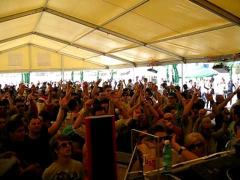 Dj Optick @ Kudos Beach Mamaia 1st of May 2010 - 2