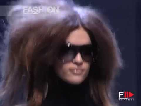 "Versus" Autumn Winter 2003 2004 Milan 1 of 2 Pret a Porter Woman by FashionChannel