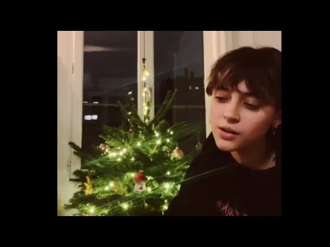 Pomme & Safia Nolin "Petit Papa Nöel"