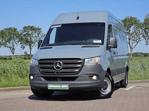 Mercedes-Benz Sprinter video náhled