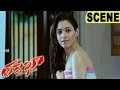 Tamannah Exposes Infront Of Naga Chaitanya Tadakha Telugu Movie Scenes