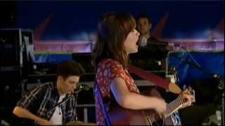 Gabrielle Aplin - Keep On Walking (Glastonbury 2013)