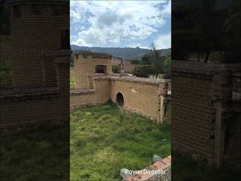 EXPLORANDO UNA FORTALEZA ABANDONADA