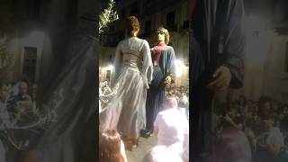 Gigantes en plaza Nova Barcelona #giants #gigante #gigantes #muñecos #figuras #calles #plaza #bcn