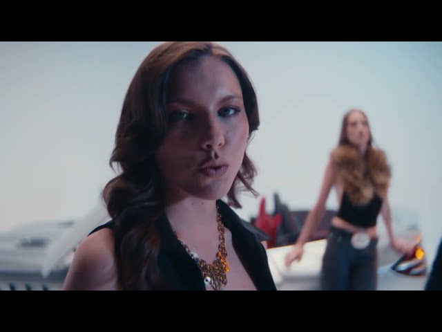 MIÜ & PEZET & BEDOES 2115 - FANTAZJE Video ansehen