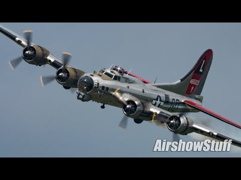 B-17 Flying Fortress Low Flybys - Thunder Over Michigan 2018