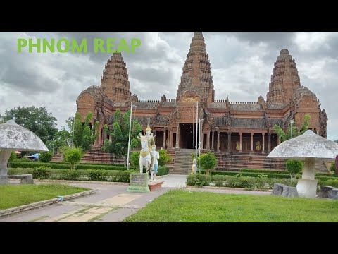 Phnom Reap to Batdoeng Market by motorcycle.