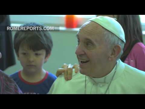 Gestos del Papa: Las mejores imágenes de sus “viernes de la misericordia”