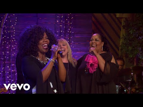 Lynda Randle - Walking Up The King’s Highway (Live)