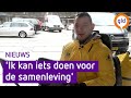 Christian bezorgt pakketjes in een scootmobiel in Arnhem
