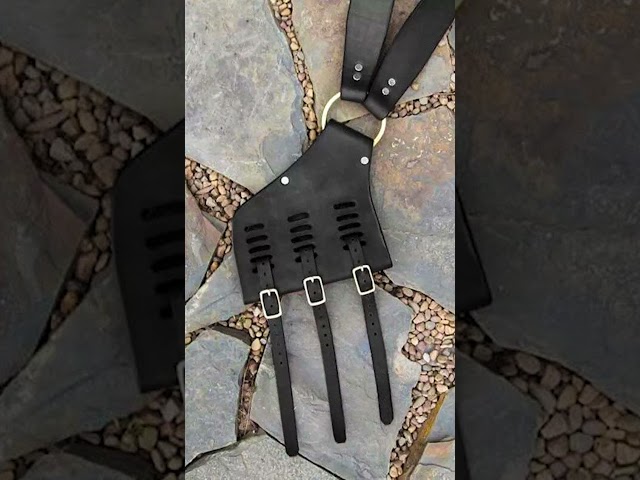 Vídeo relacionado con YIPFEN 1 pieza Cinturón de espada, rana retro, cinturón renacentista para sable, de cuero para caballero, accesorios ideales para cosplay y disfraz de fiesta de Halloween