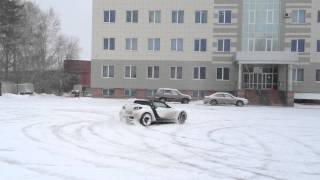 preview picture of video 'Smart Roadster, drifting in the snow'