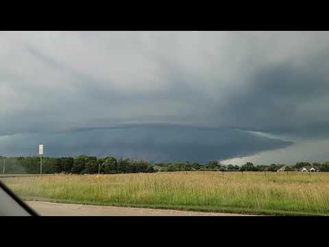 Supercell moving into the Des Moines metro today. 7/9/21
