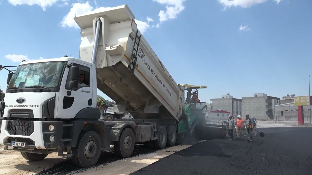 AHMET YESEVİ’DE ŞEHİT CUMA UÇAR CADDESİ ASFALTLANIYOR