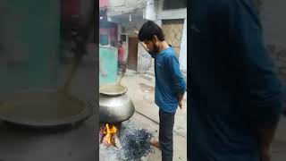 preview picture of video 'Hyderabad Pakka Qila Haleem Ghutai'
