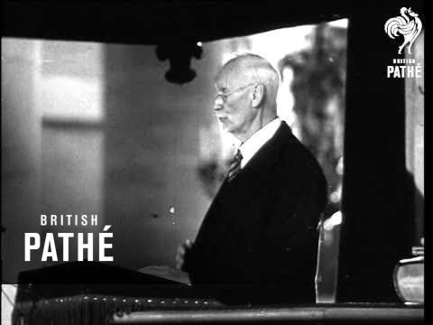 Honour For Field Marshal Jan Smuts AKA Smuts Honoured In Holland (1948)