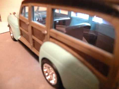 1941 Ford Woody Street Rod 1/25 Scale Model Kit