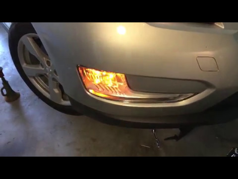 Replacing  Front Right Blinker Assembly on a  2014 Chevy Volt (GM Part# 22810494)