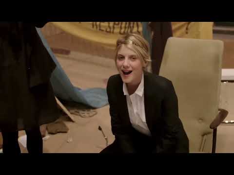Kiss - Melanie Laurent
