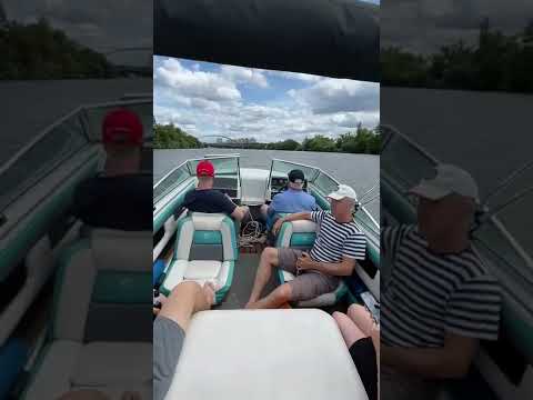 Four Winns 180 Boot V8 auf dem Main bei Hattersheim